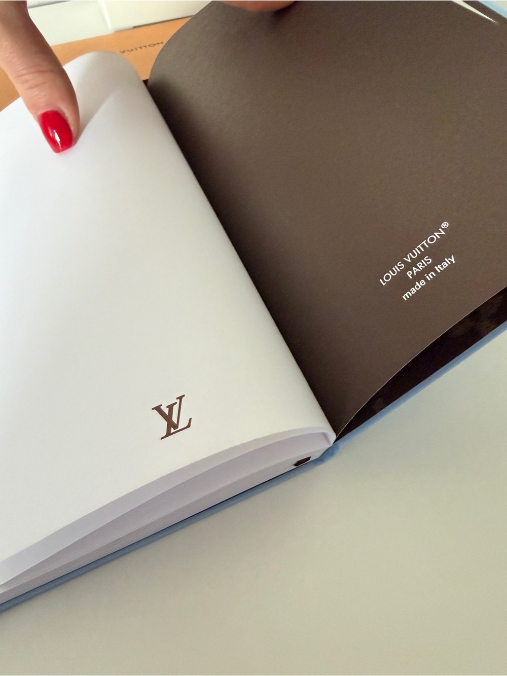 New Louis Vuitton 57th Street NYC Jane Notebook MM & Stickers GI1577 Authentic - Picture 5 of 12